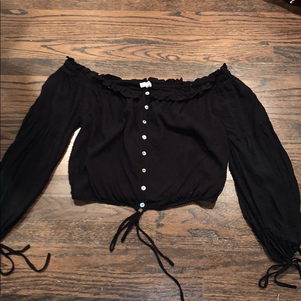 black off the shoulder crop top!